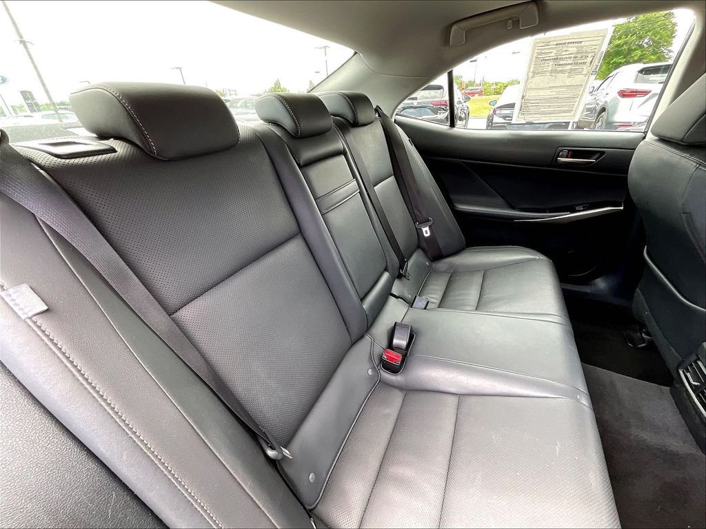 Used 2017 Lexus IS 200t w/ Premium Package RWD image 15