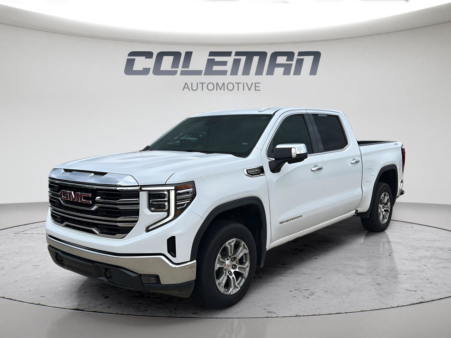 Used 2025 GMC Sierra 1500 SLT AWD/4WD image 1
