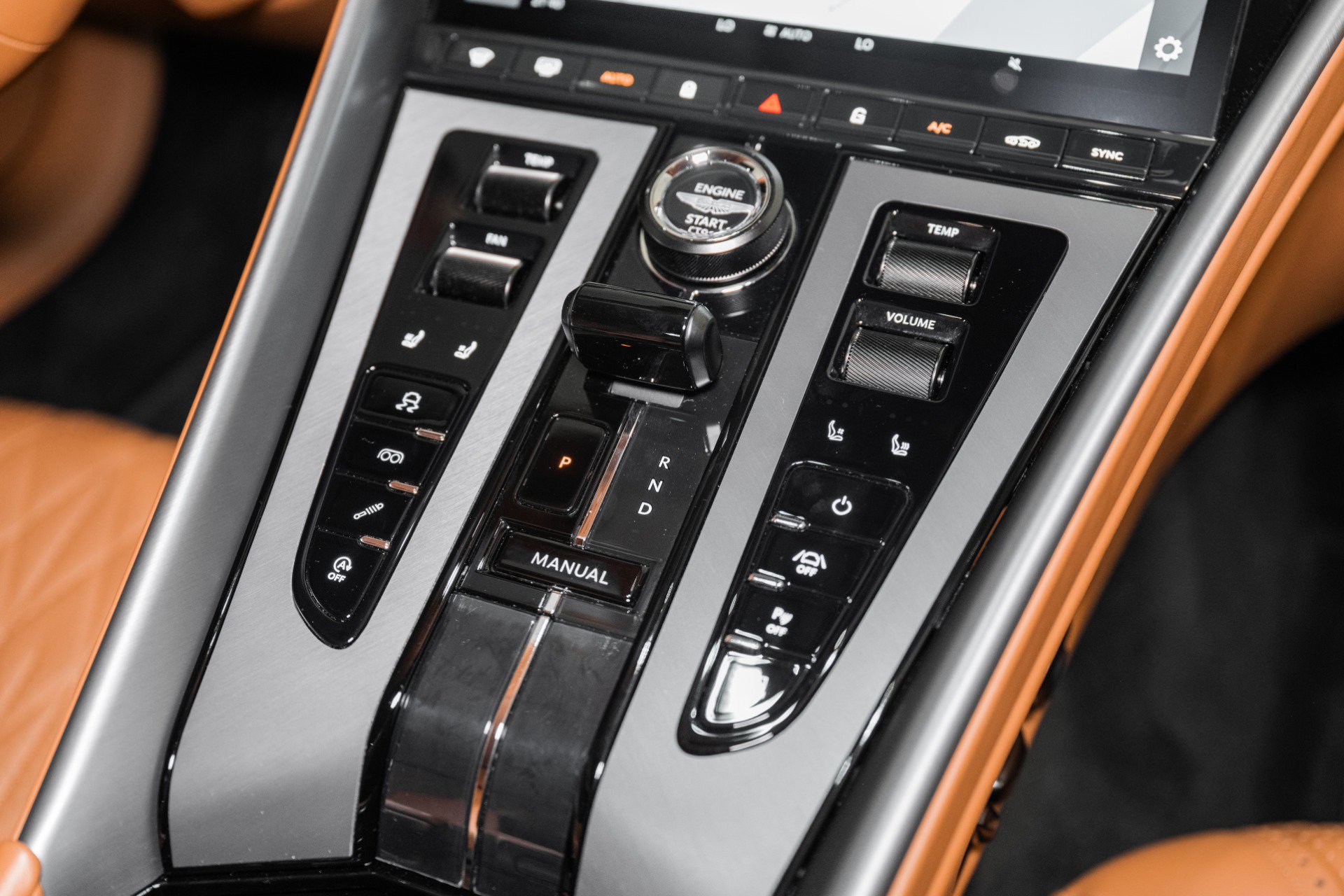 Used 2024 Aston Martin DB12 Coupe RWD image 26