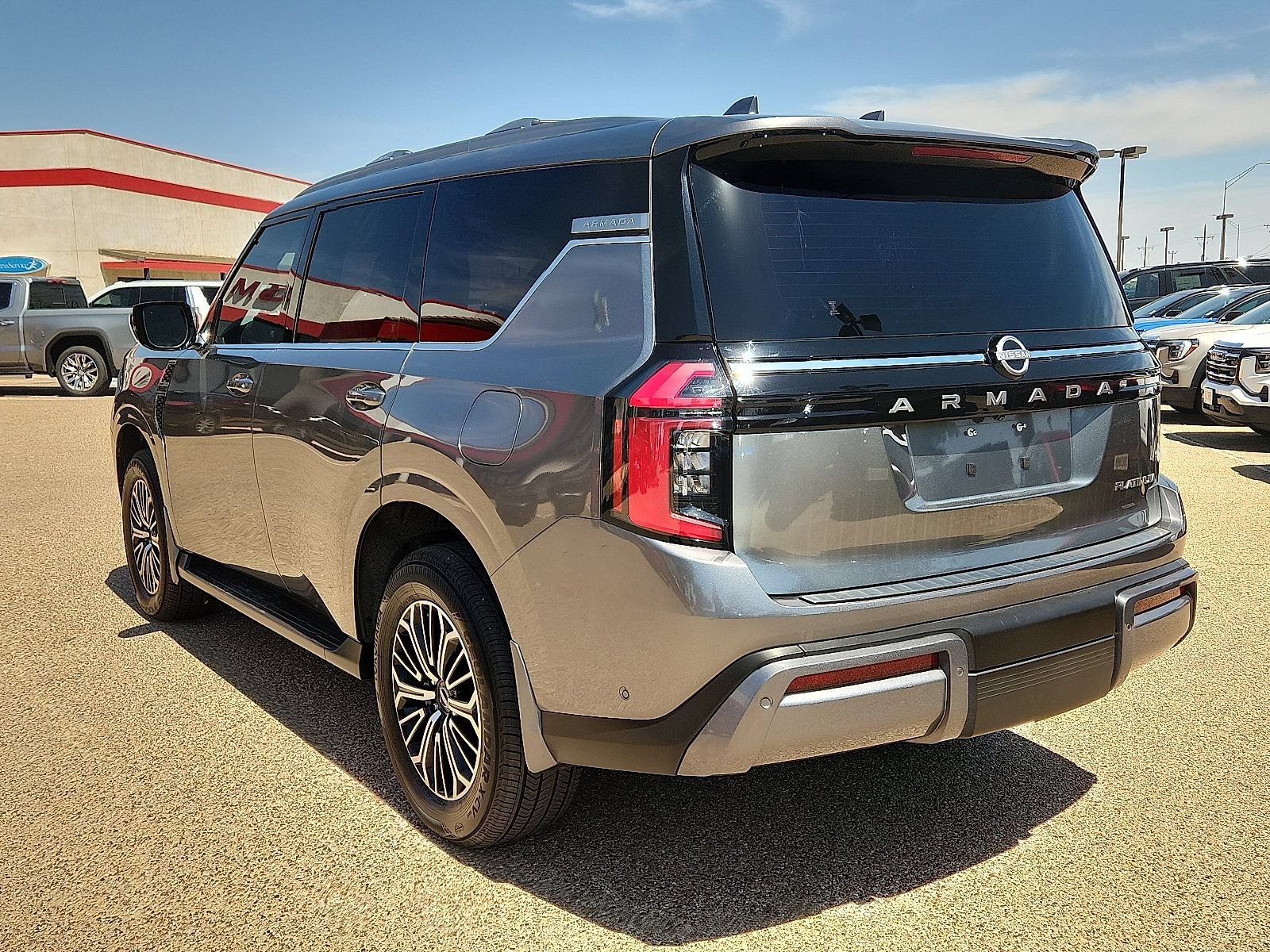 Used 2025 Nissan Armada Platinum w/ Convenience Package RWD image 3