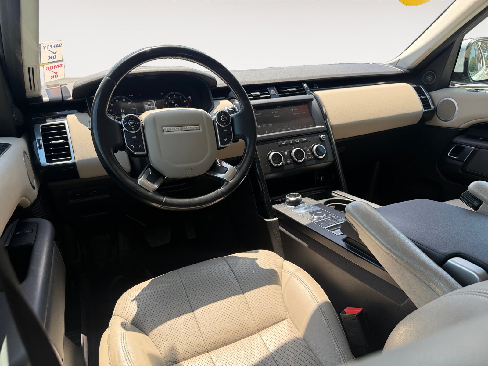 Used 2018 Land Rover Discovery SE AWD/4WD image 15