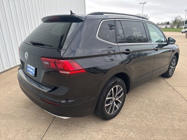 Used 2019 Volkswagen Tiguan SE w/ Panoramic Sunroof Package image 8
