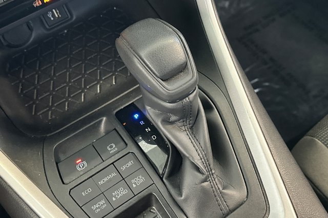 Used 2025 Toyota RAV4 LE AWD/4WD image 26