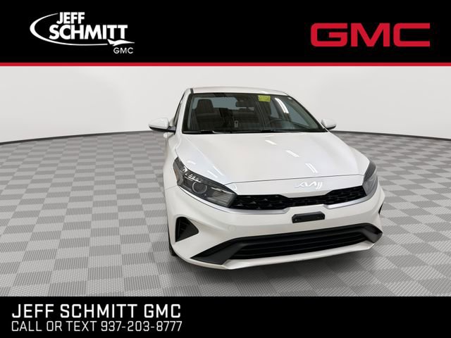 Used 2024 Kia Forte LXS image 3