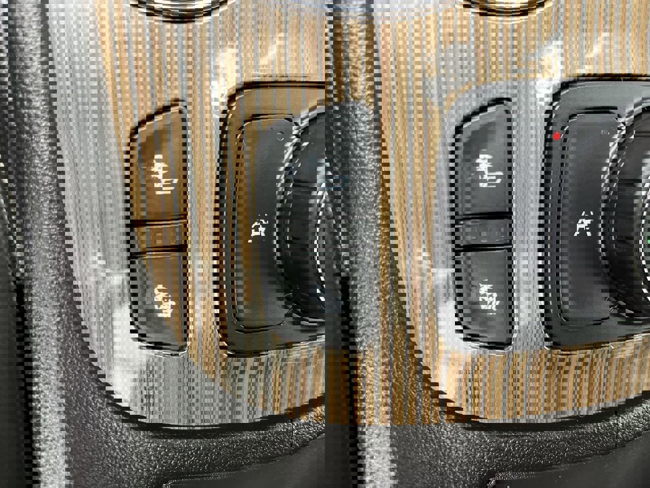 Certified 2023 GMC Acadia SLE w/ Driver Convenience Package image 26