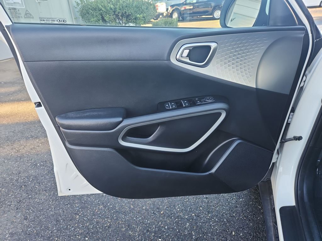 Used 2020 Kia Soul LX image 42