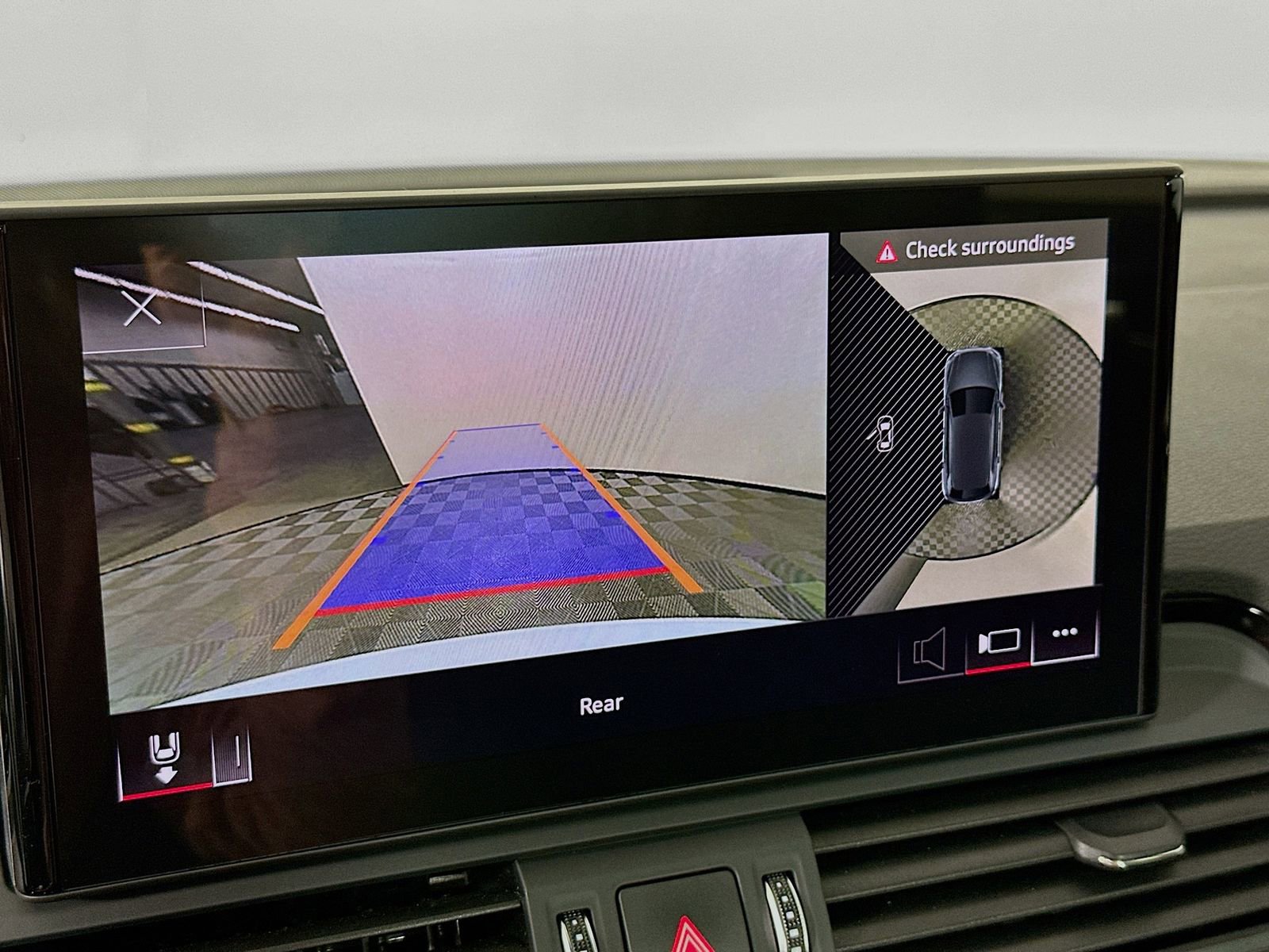 Used 2023 Audi SQ5 Premium Plus w/ Premium Plus Package image 14