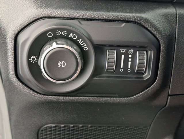 Used 2021 Jeep Wrangler Unlimited Sport AWD/4WD image 13