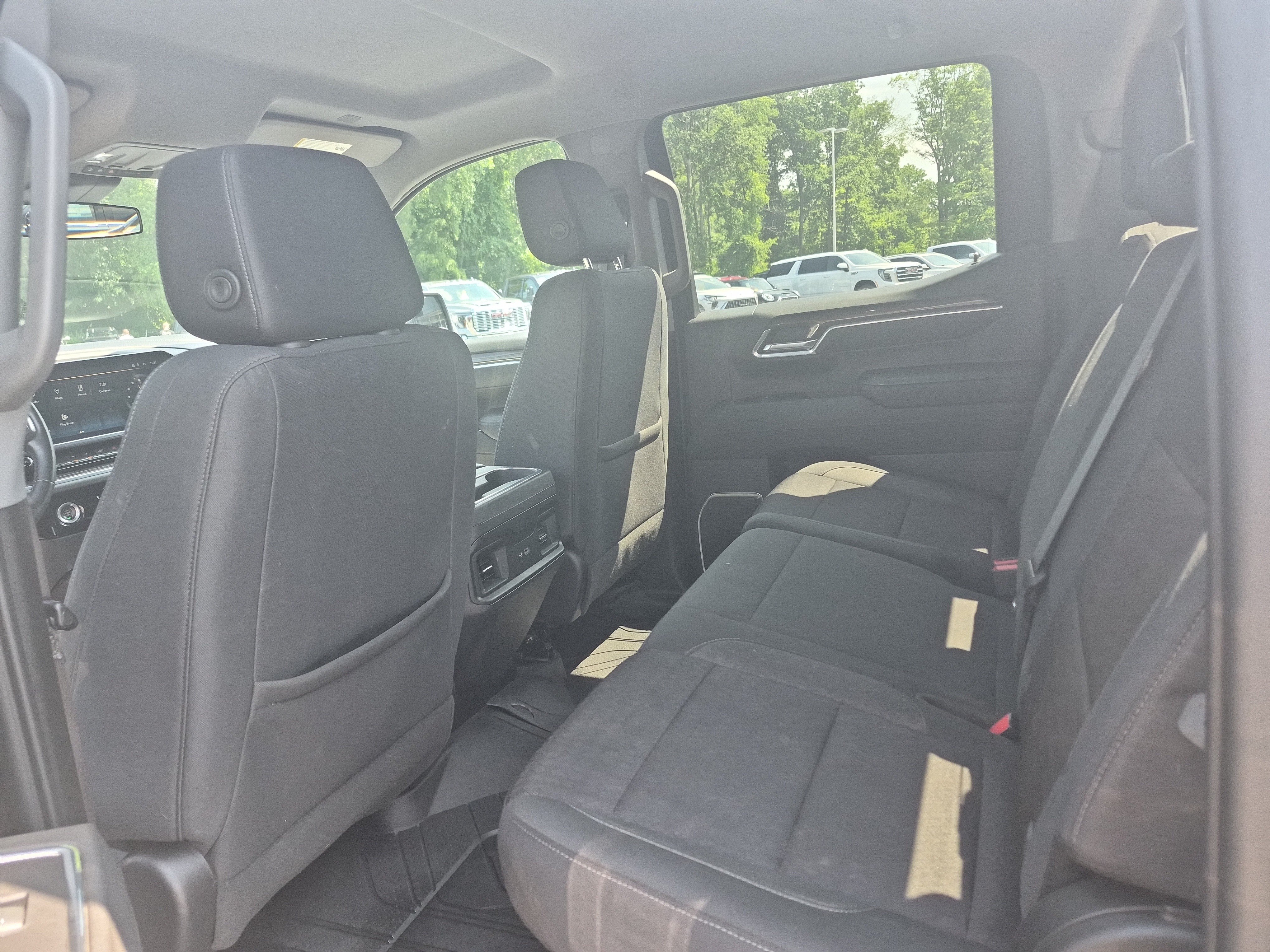 Used 2023 Chevrolet Silverado 1500 LT AWD/4WD image 10