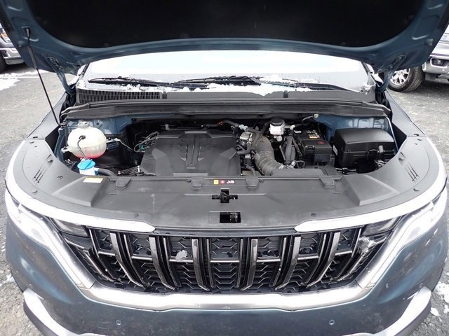 Used 2024 Kia Carnival EX image 13