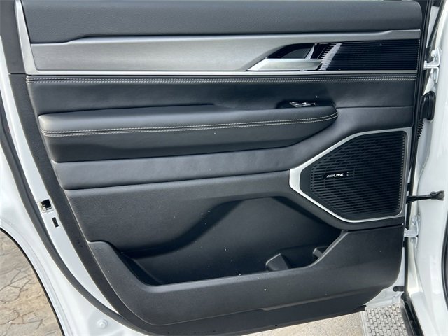 New 2026 Jeep Grand Wagoneer 4WD w/ Premium Group I image 40