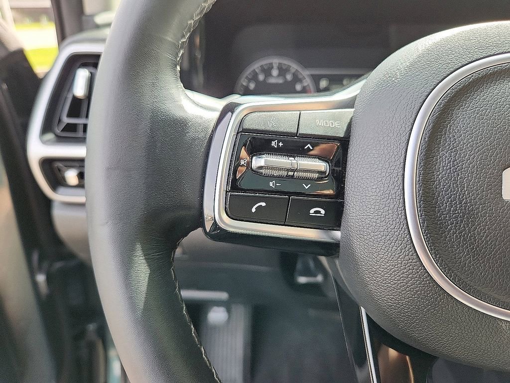 Certified 2023 Kia Sorento S w/ Panoramic Sunroof Package image 20
