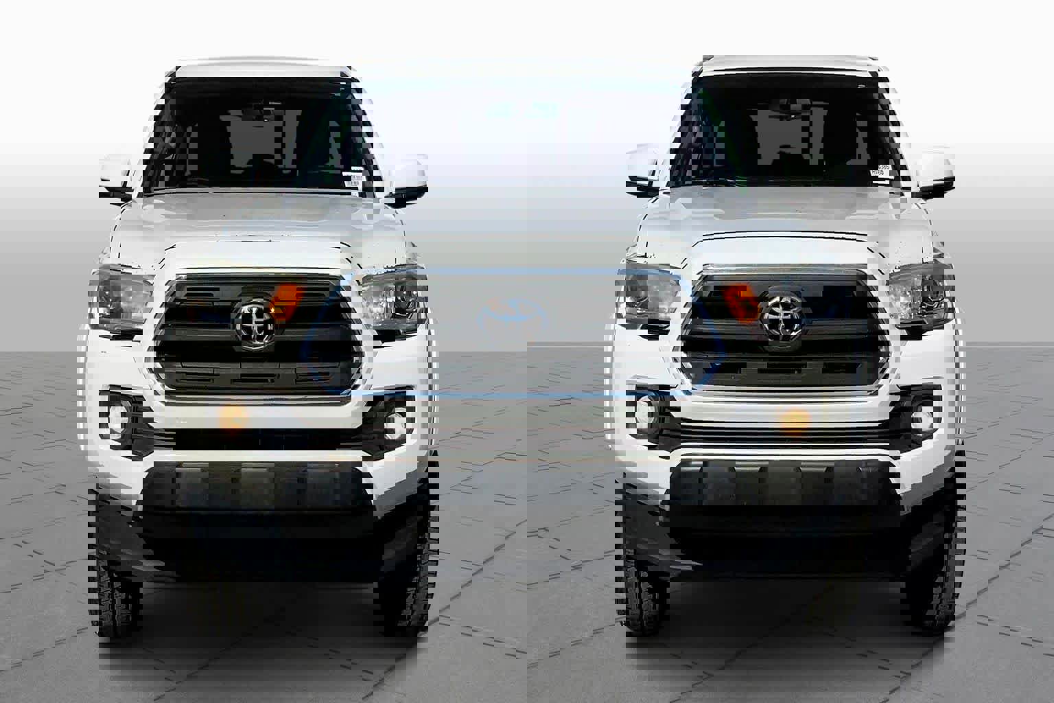 Used 2017 Toyota Tacoma SR5 image 3