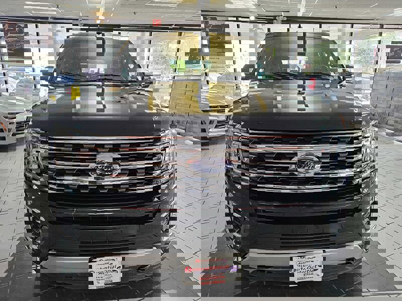 Used 2018 Ford Expedition Max Limited AWD/4WD image 3