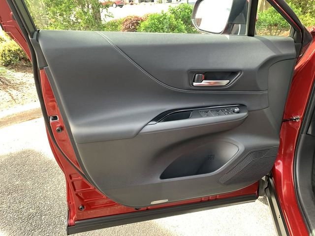 Certified 2023 Toyota Venza LE image 17