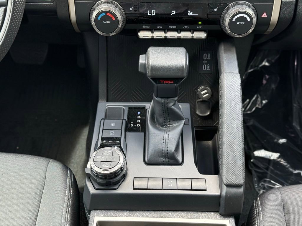 Used 2024 Toyota Tacoma TRD Off-Road image 29