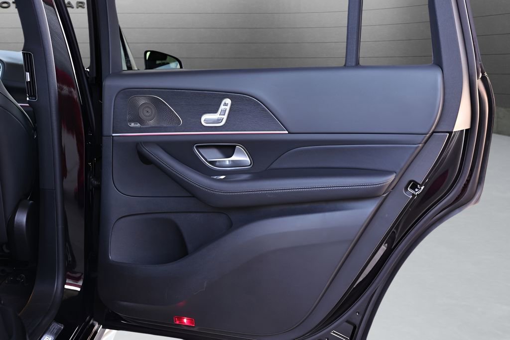 Used 2025 Mercedes-Benz GLS 450 4MATIC image 59