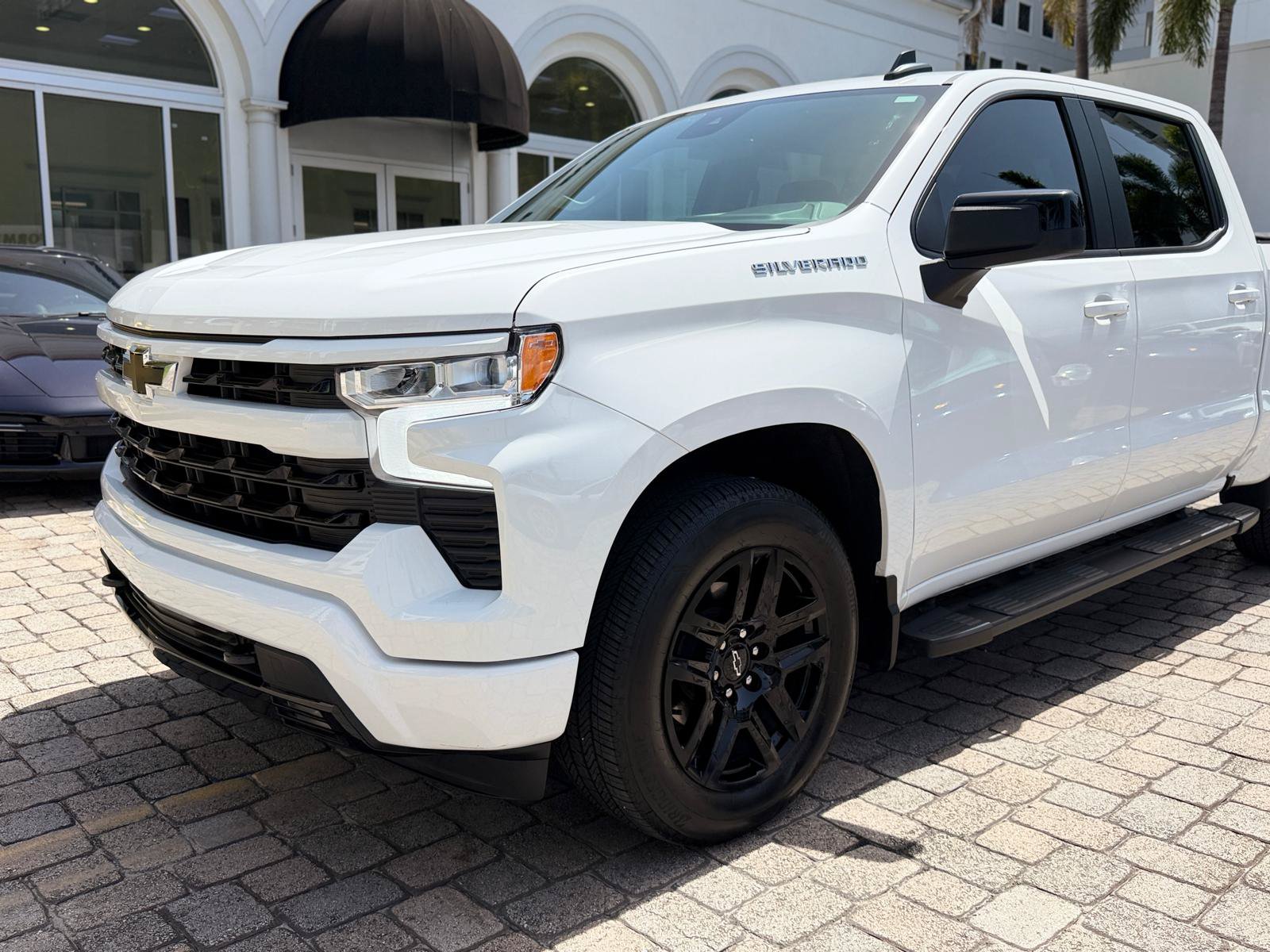 Used 2025 Chevrolet Silverado 1500 RST RWD image 2