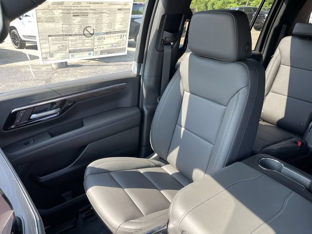 New 2026 Chevrolet Suburban LT w/ Comfort Package AWD/4WD image 25