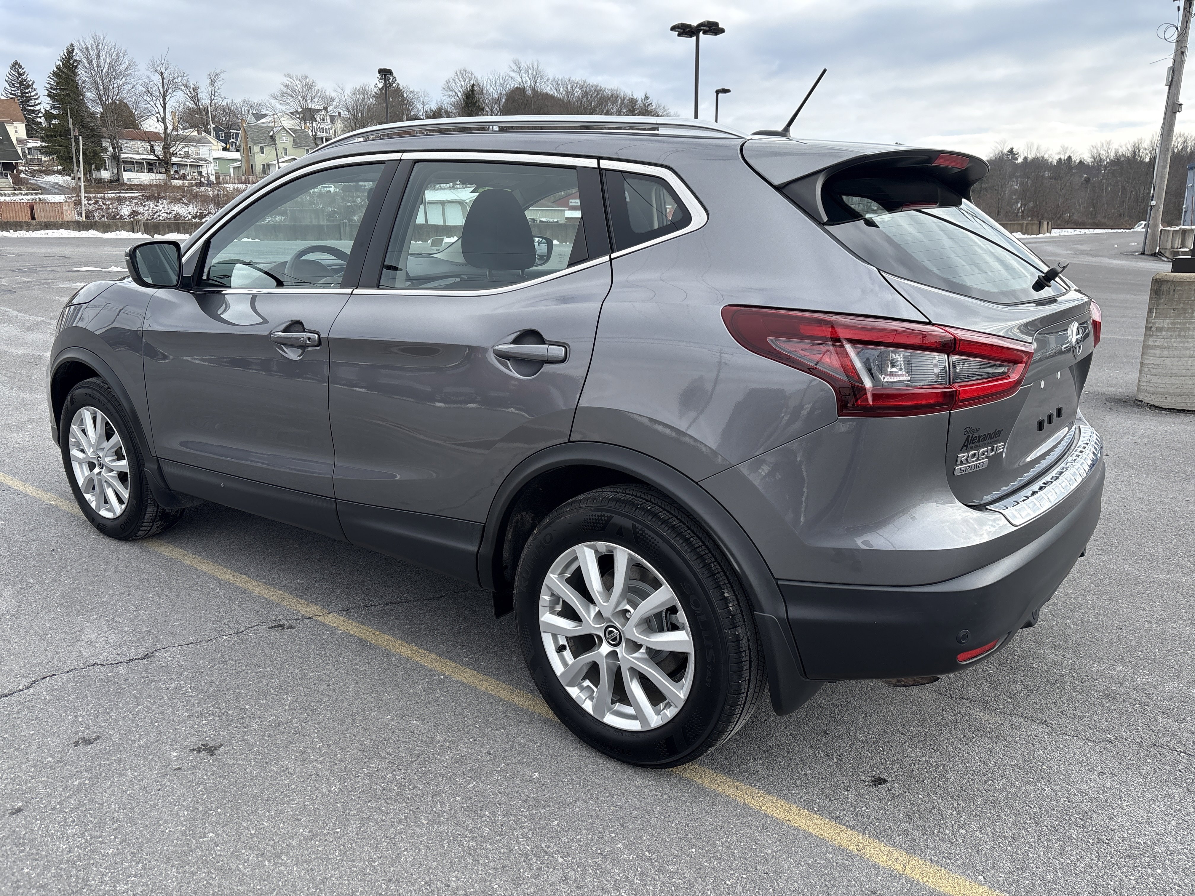 Used 2022 Nissan Rogue Sport SV image 6