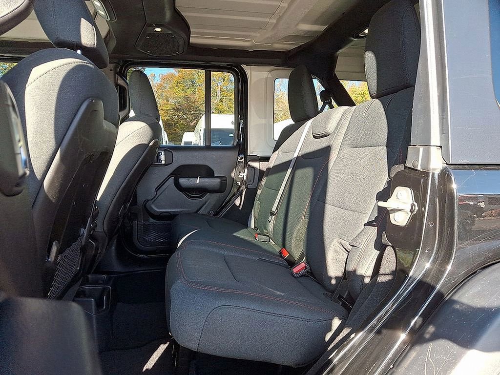 Used 2024 Jeep Wrangler Unlimited Rubicon image 10