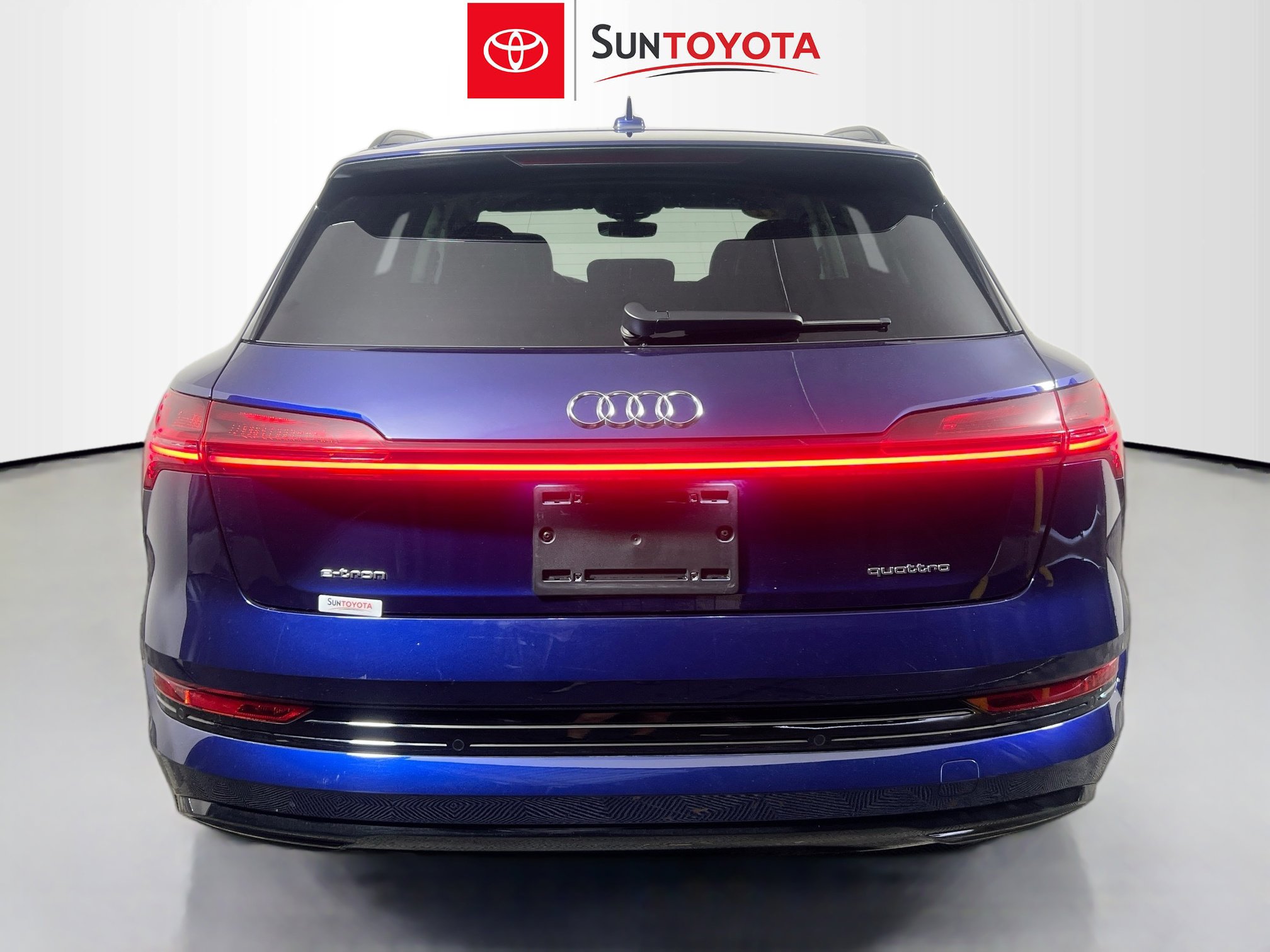 Used 2022 Audi e-tron Premium w/ Convenience Plus Package image 5