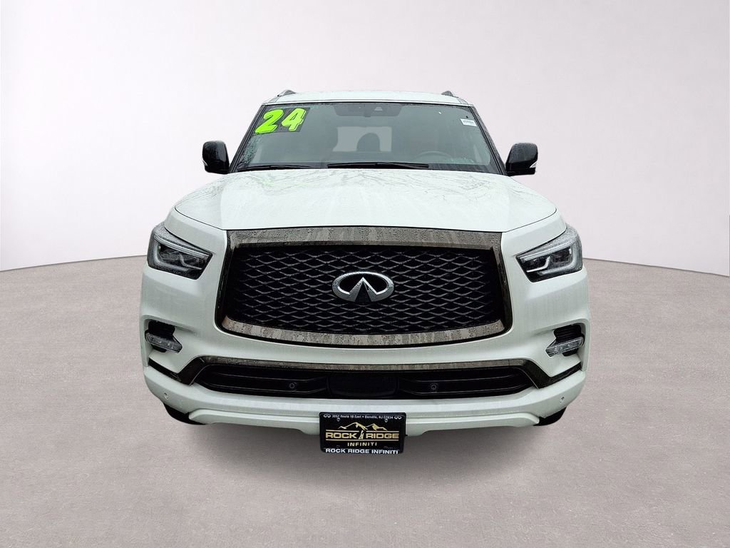 Used 2024 INFINITI QX80 Sensory AWD/4WD image 2