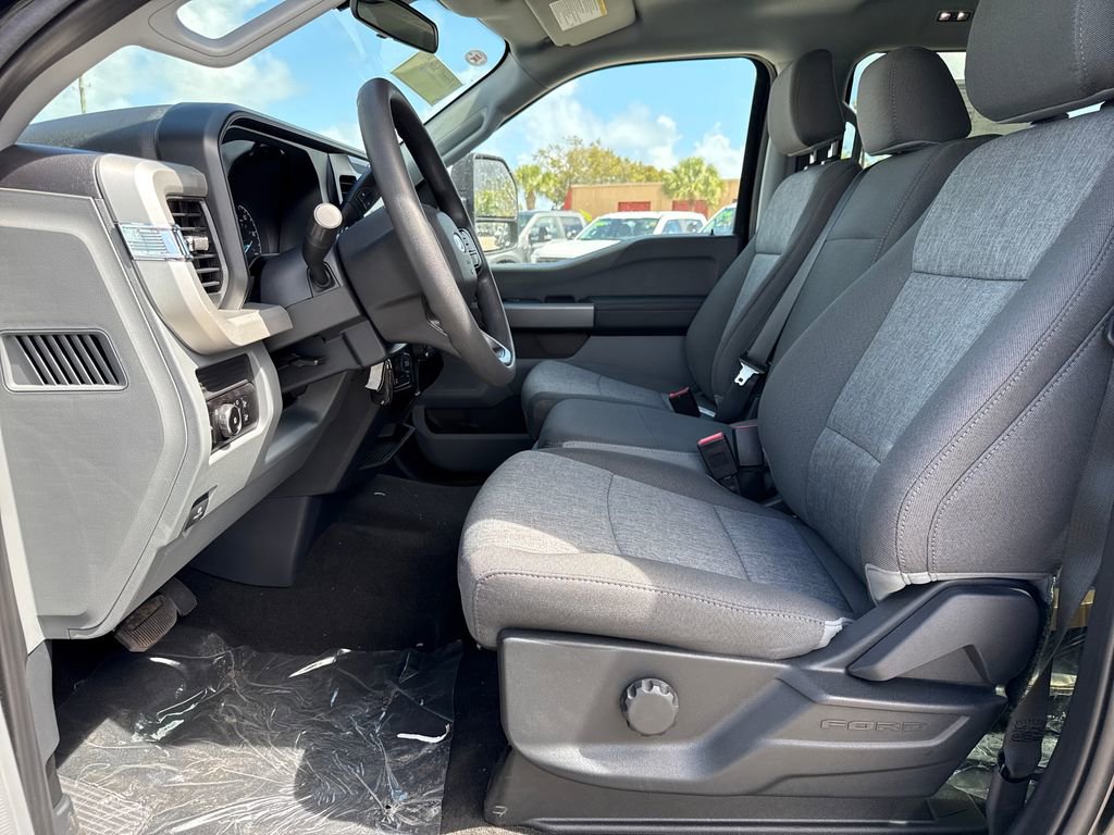 New 2026 Ford F250 4x4 Crew Cab Super Duty image 18
