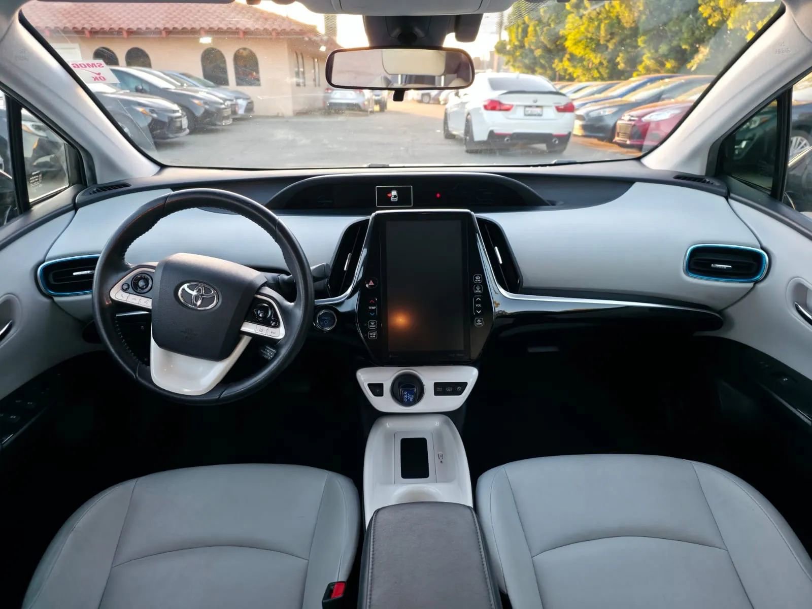 Used 2018 Toyota Prius Prime Premium image 26