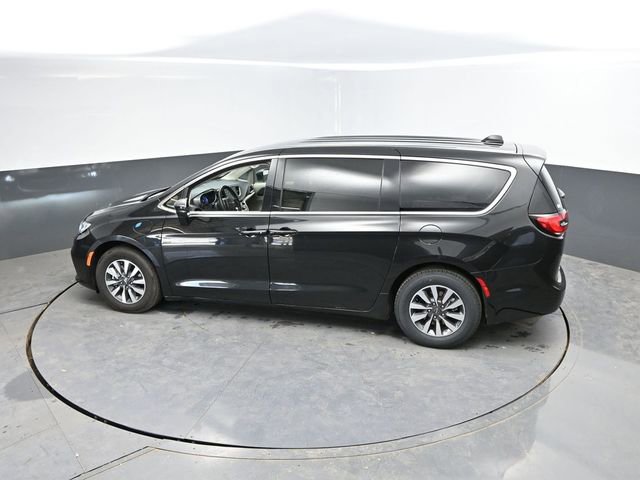 Used 2023 Chrysler Pacifica Touring-L FWD image 38