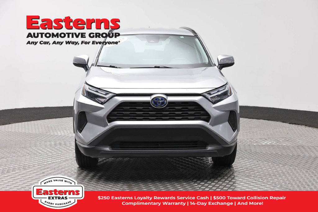 Used 2024 Toyota RAV4 XLE AWD/4WD image 3