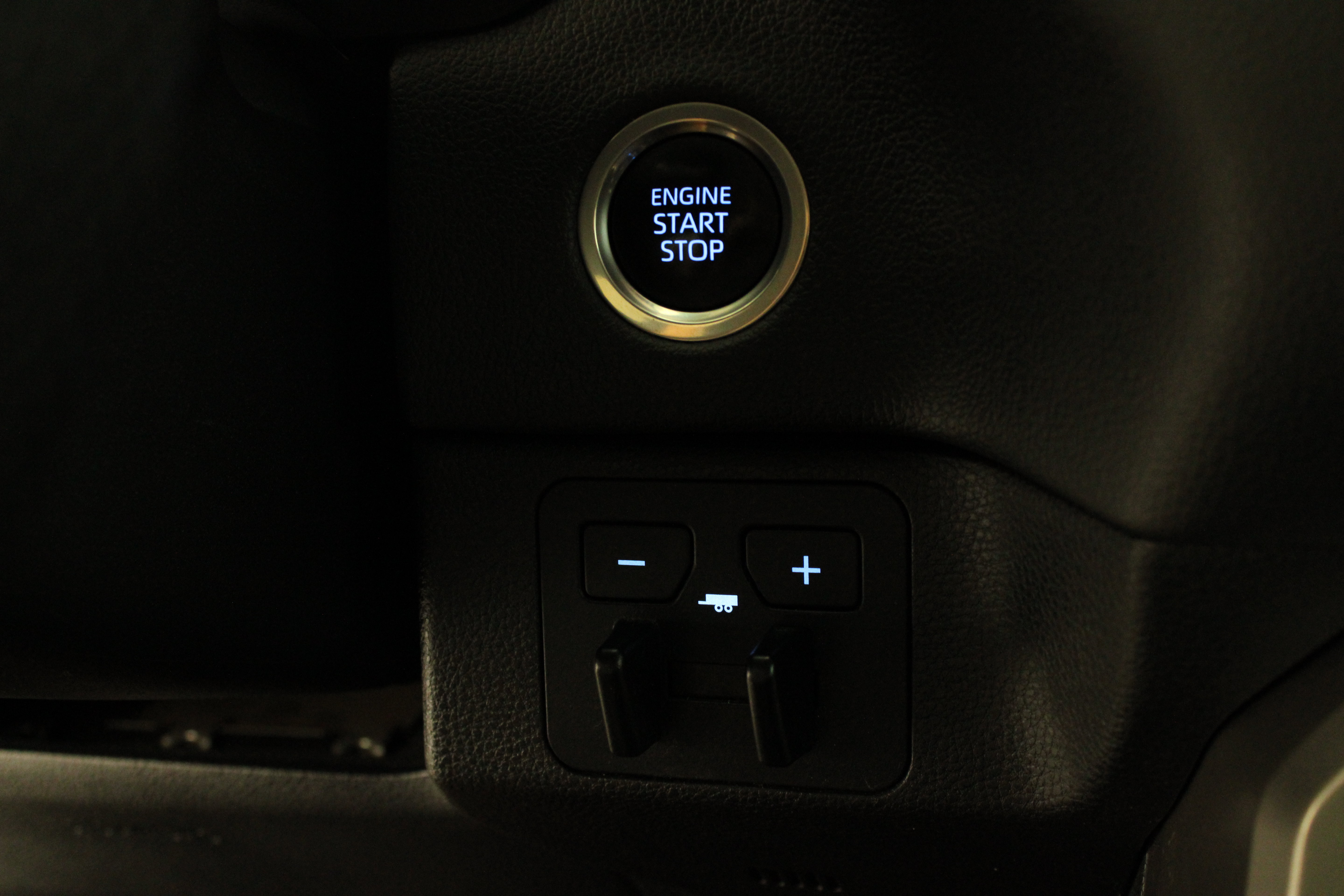 Used 2024 Toyota Tundra Limited AWD/4WD image 18