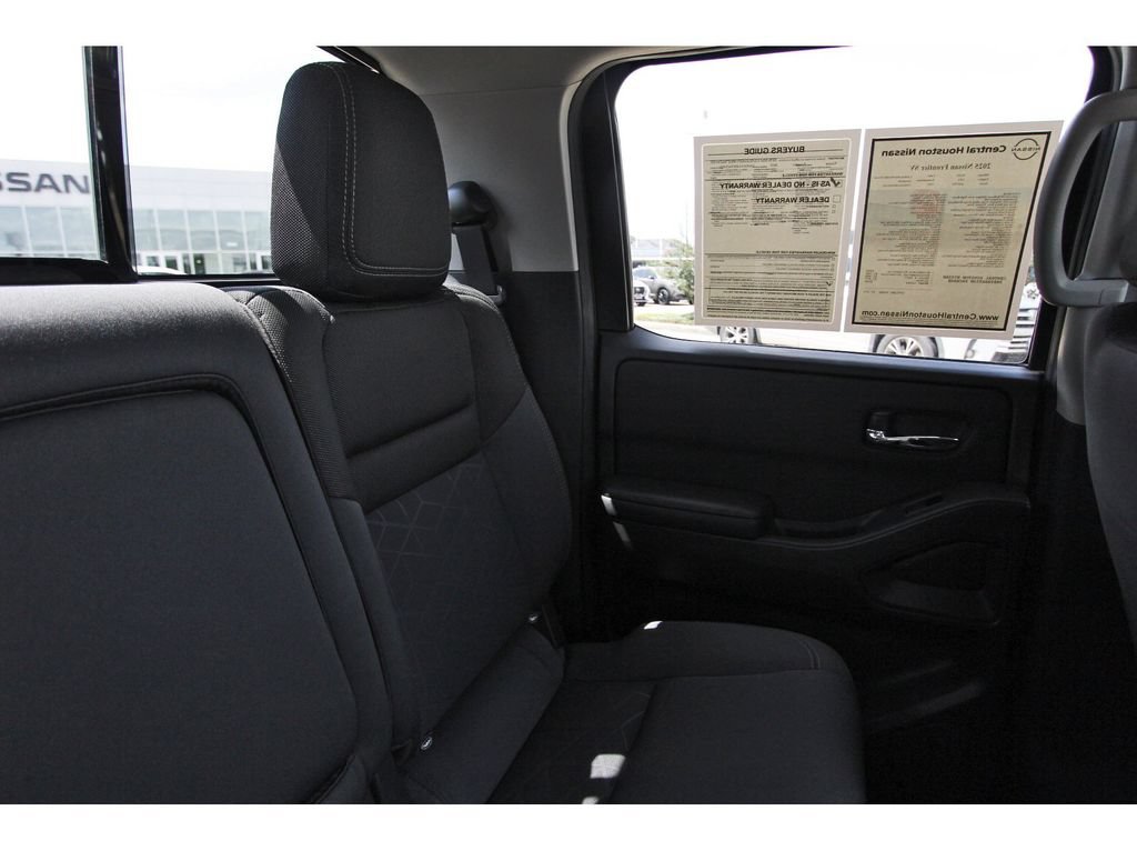 Used 2025 Nissan Frontier SV w/ SV Convenience Package RWD image 12