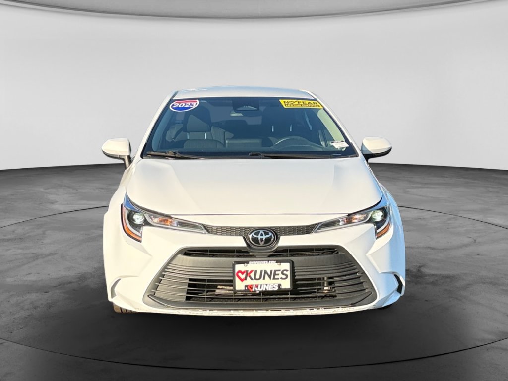 Used 2023 Toyota Corolla LE FWD image 2