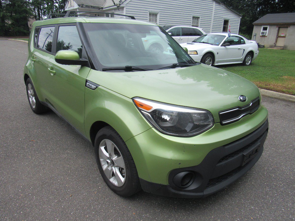 Used 2017 Kia Soul FWD image 2