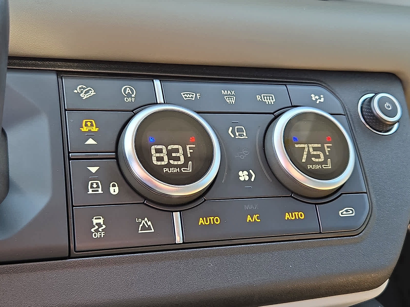 Used 2020 Land Rover Defender 110 HSE image 18