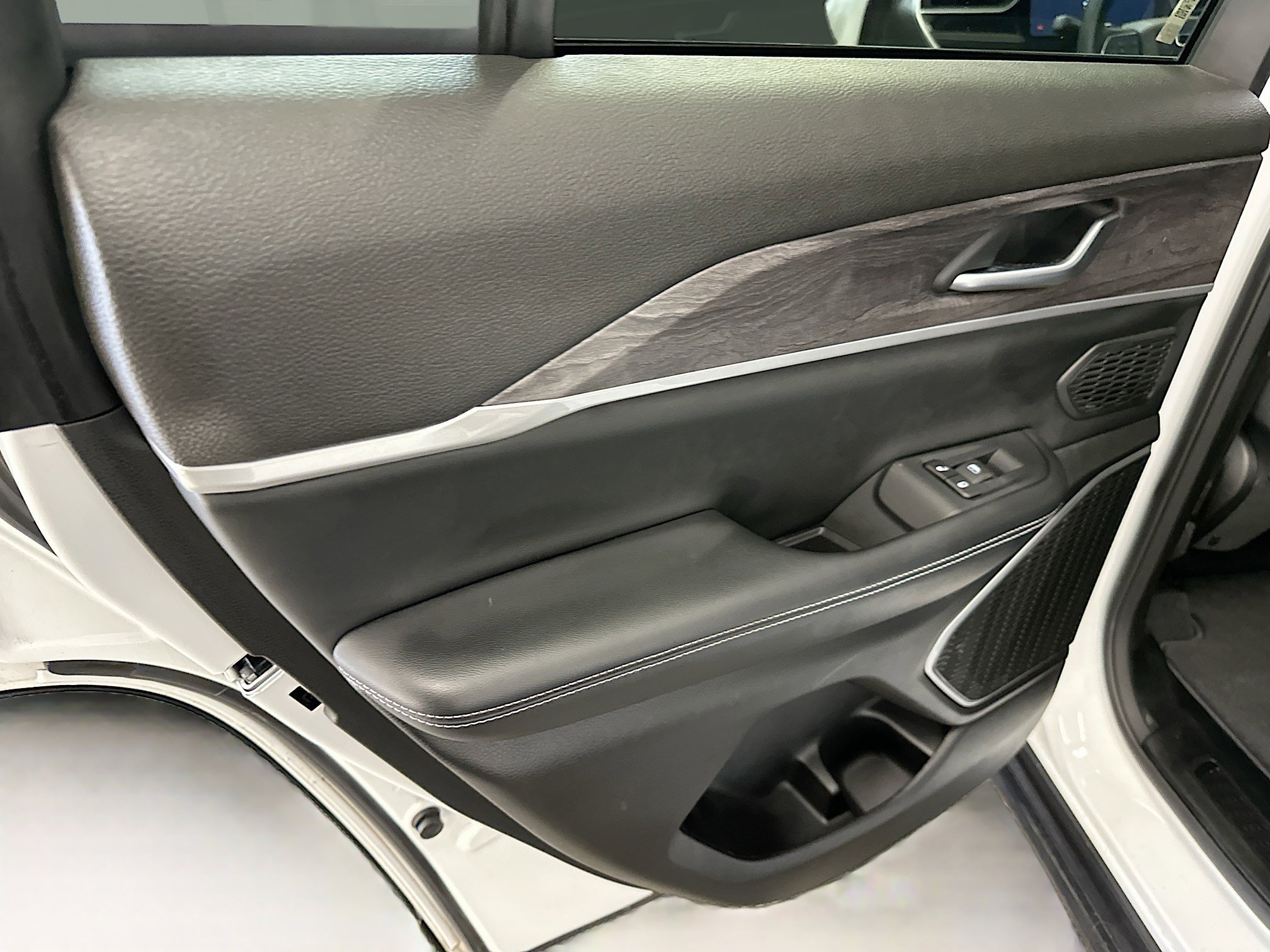 Used 2022 Jeep Grand Cherokee Limited 4xe image 28