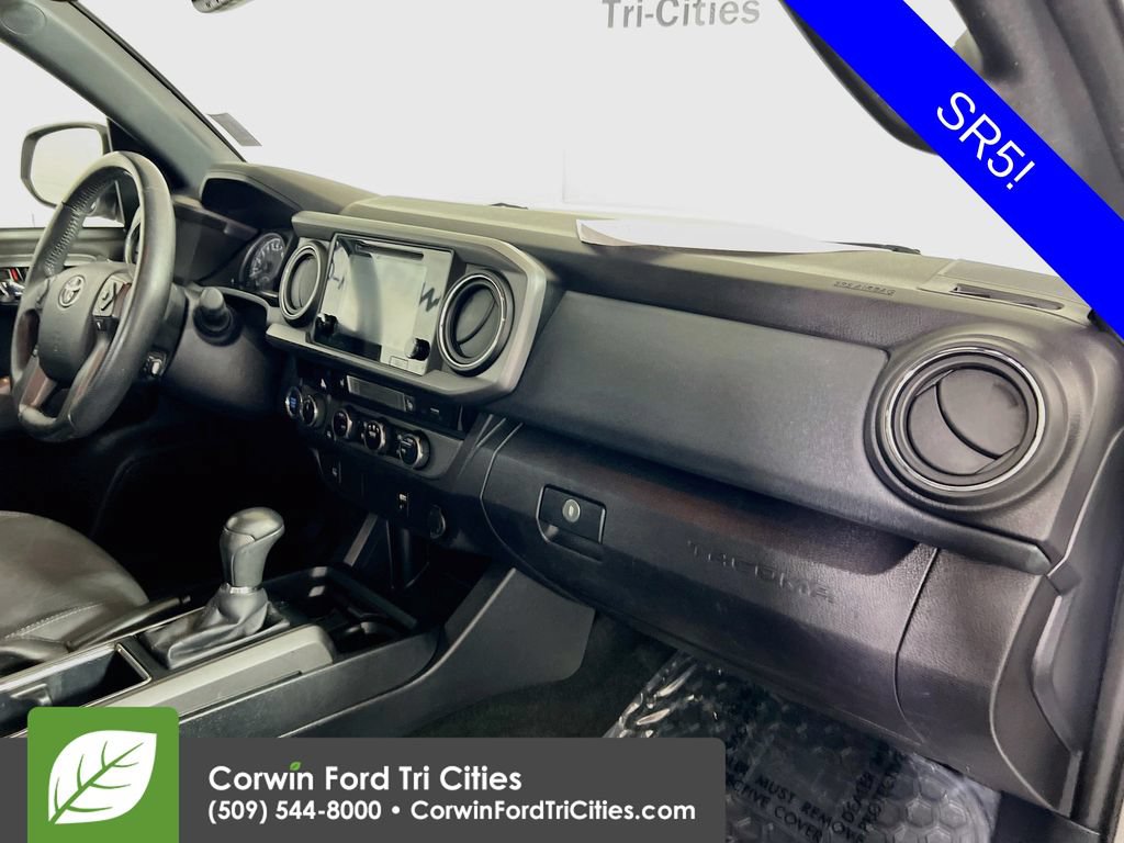 Used 2017 Toyota Tacoma SR5 AWD/4WD image 29