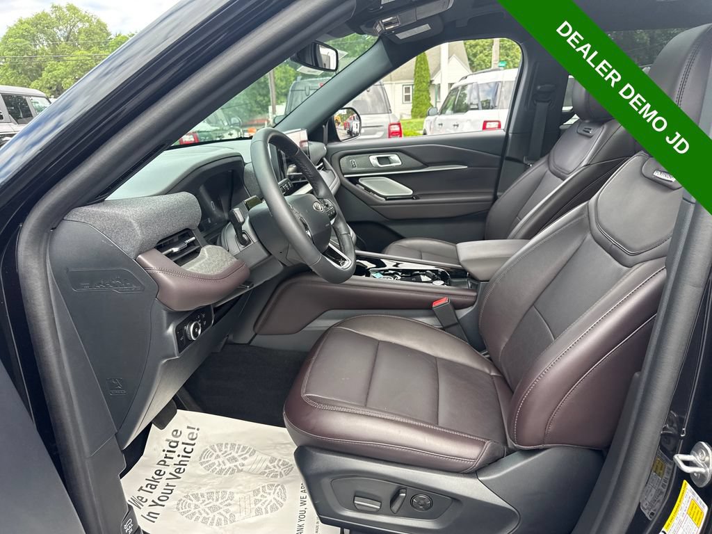 Used 2025 Ford Explorer Platinum AWD/4WD image 21