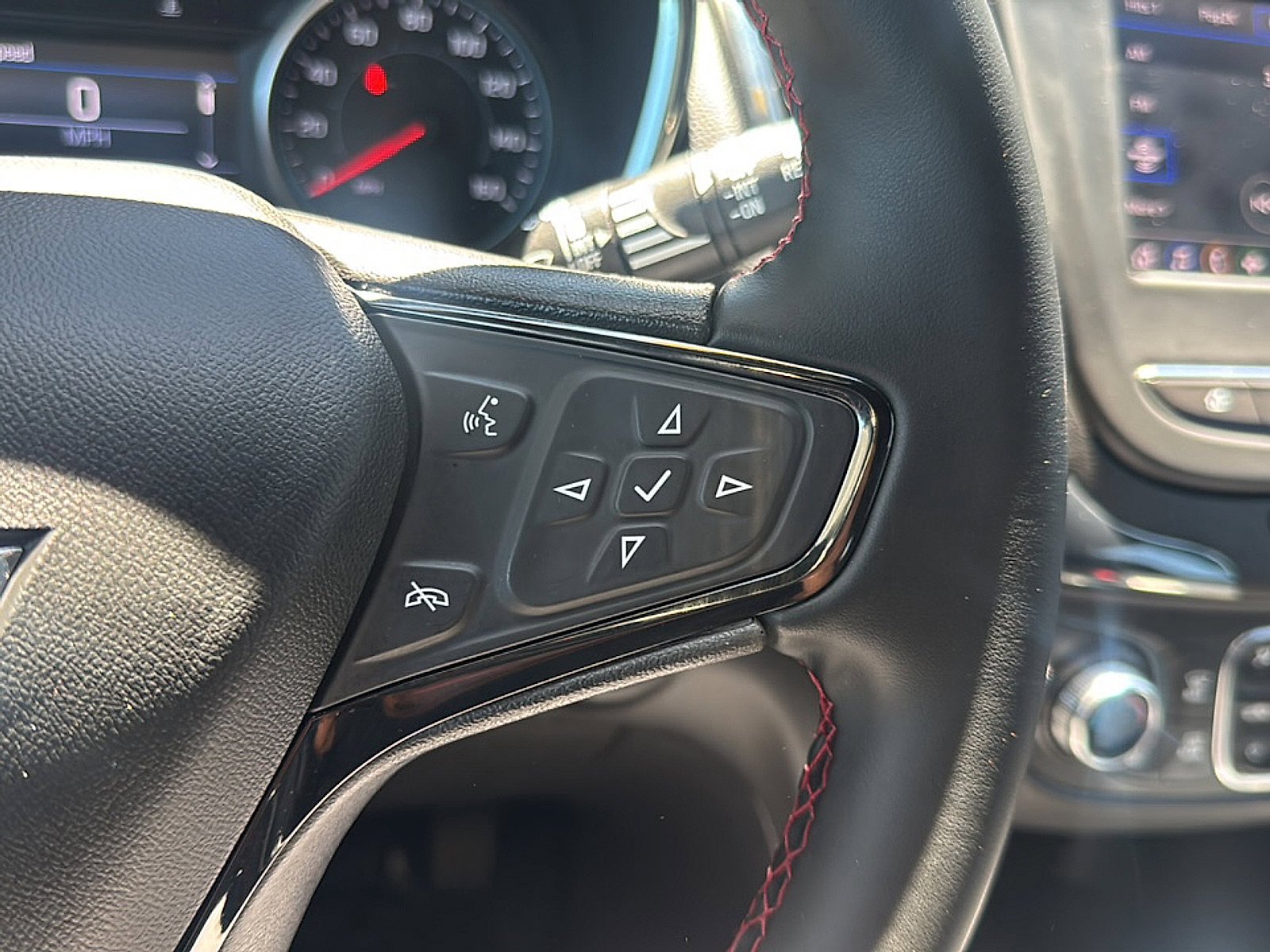 Used 2024 Chevrolet Equinox RS w/ LPO, Cargo Package FWD image 34