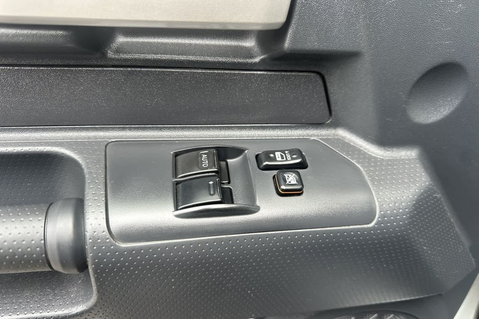 Used 2011 Toyota FJ Cruiser 4WD w/ Convenience Pkg image 13