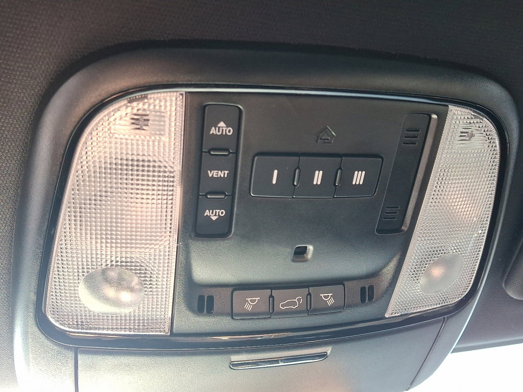 Certified 2023 Dodge Durango R/T w/ Tow 'N Go Package image 32