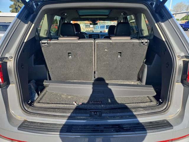 Used 2024 Volkswagen Atlas Peak Edition SEL image 11