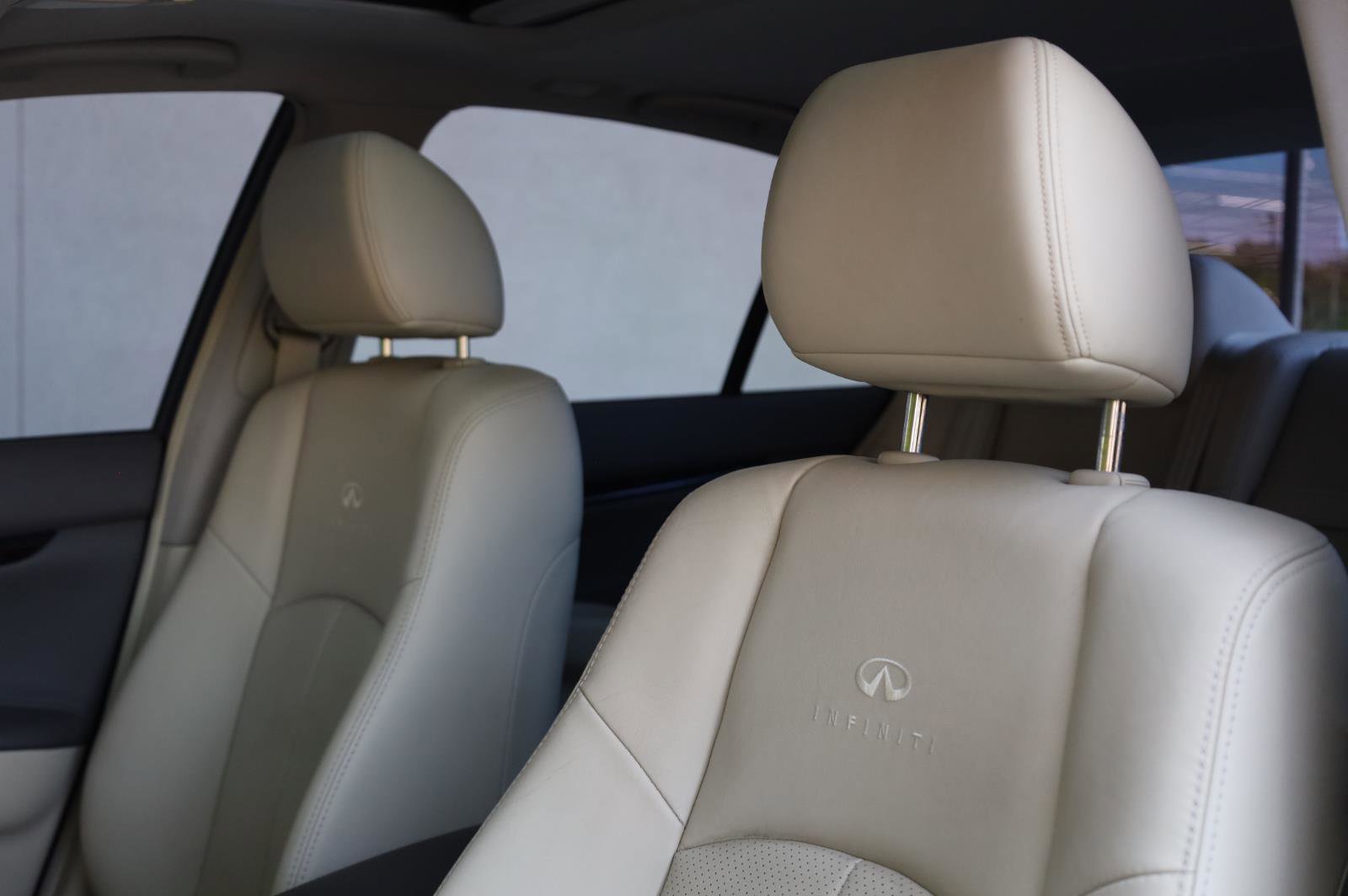 Used 2013 INFINITI G37 Journey w/ Premium Pkg image 16