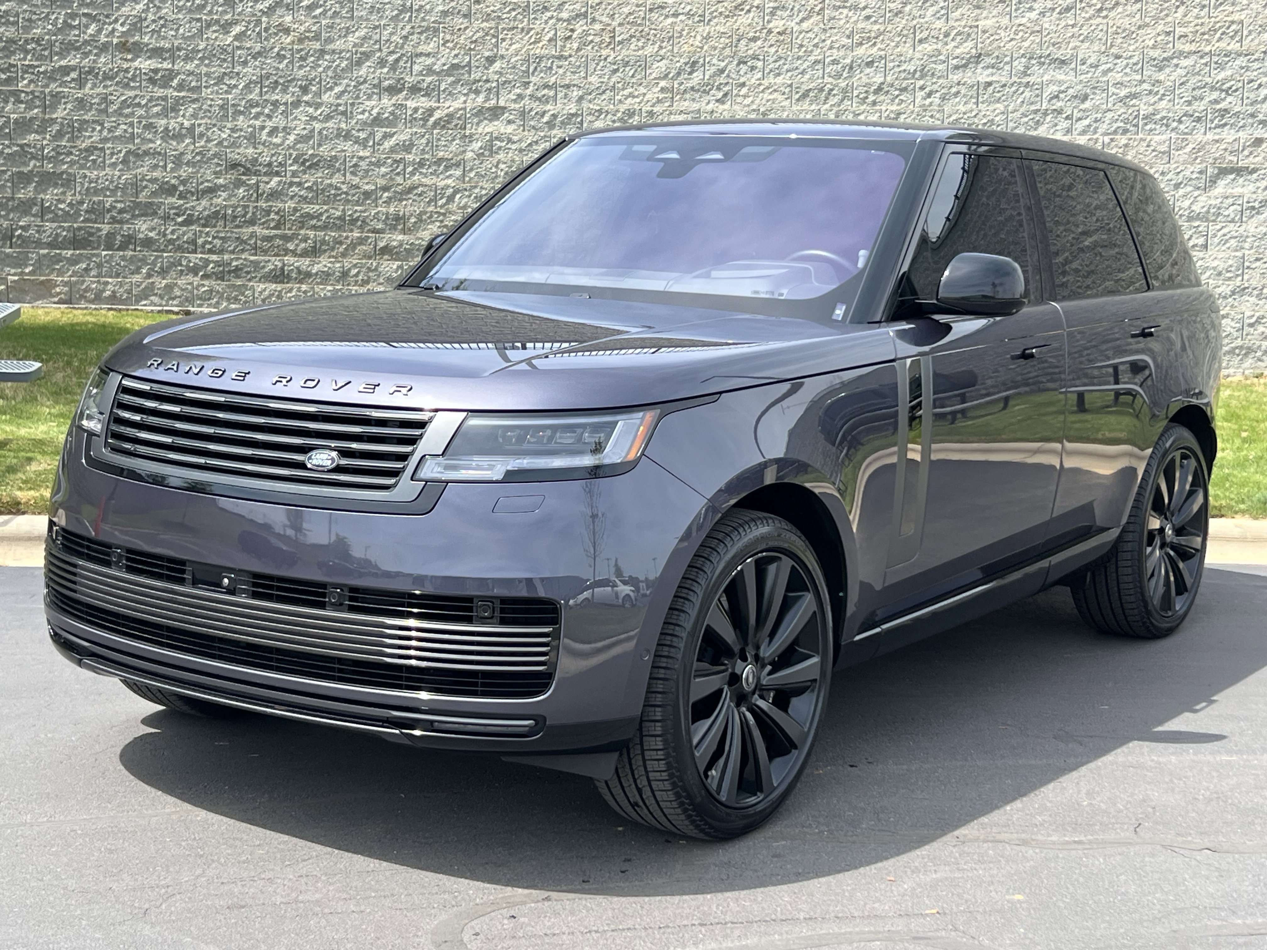 Certified 2023 Land Rover Range Rover SV image 2