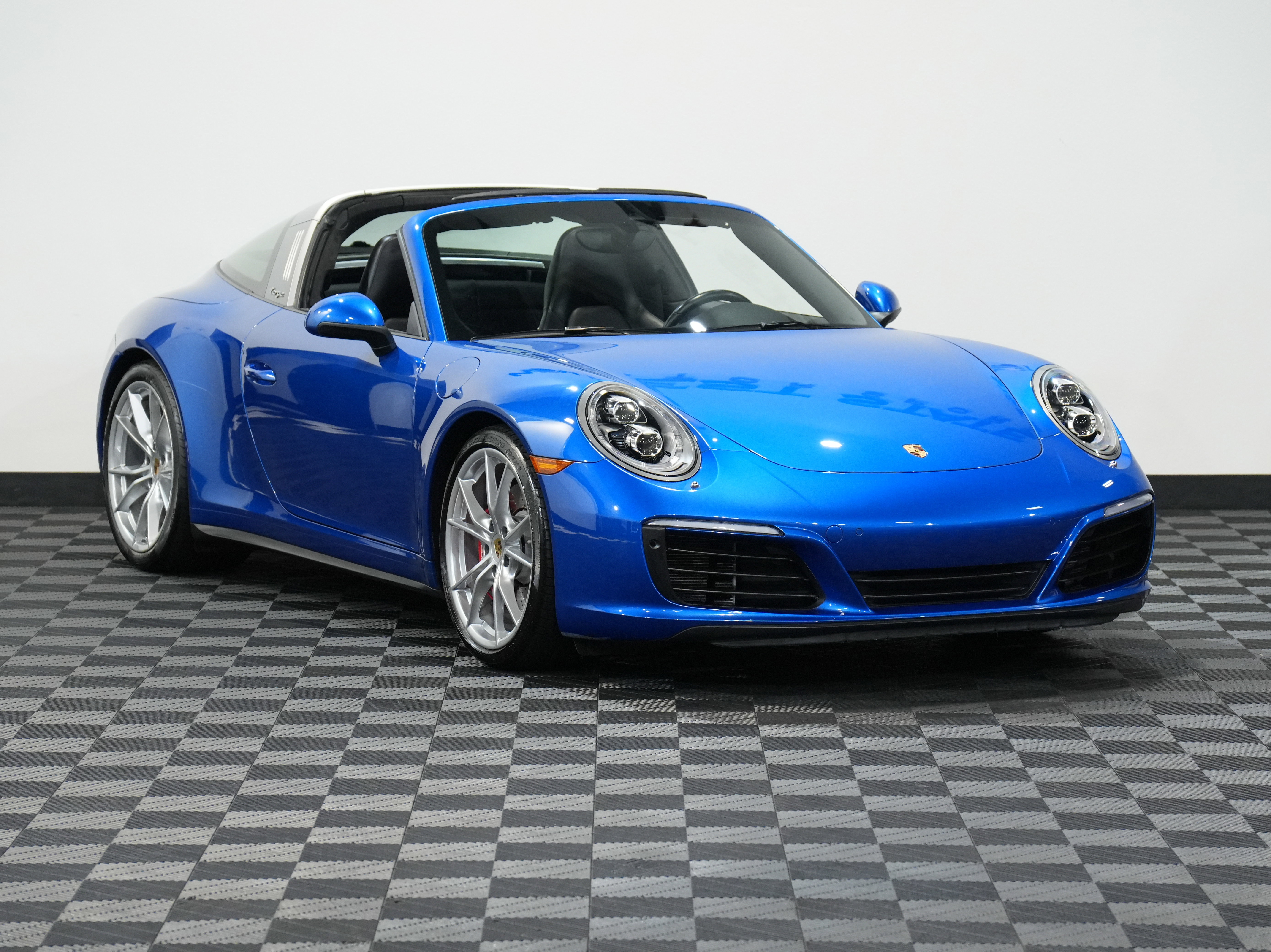 Used 2017 Porsche 911 Targa 4S image 5