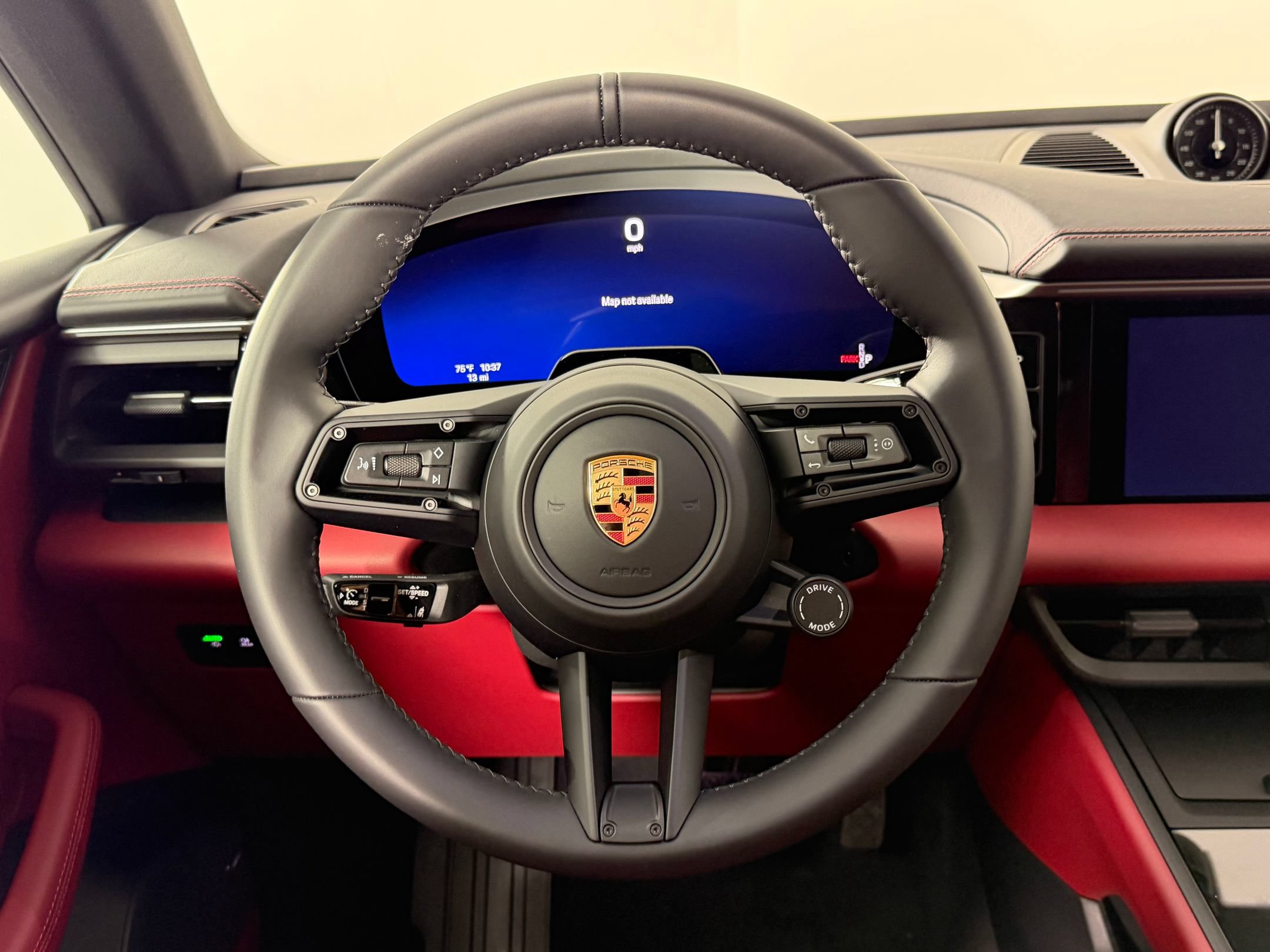 Certified 2026 Porsche Macan Electric RWD image 21