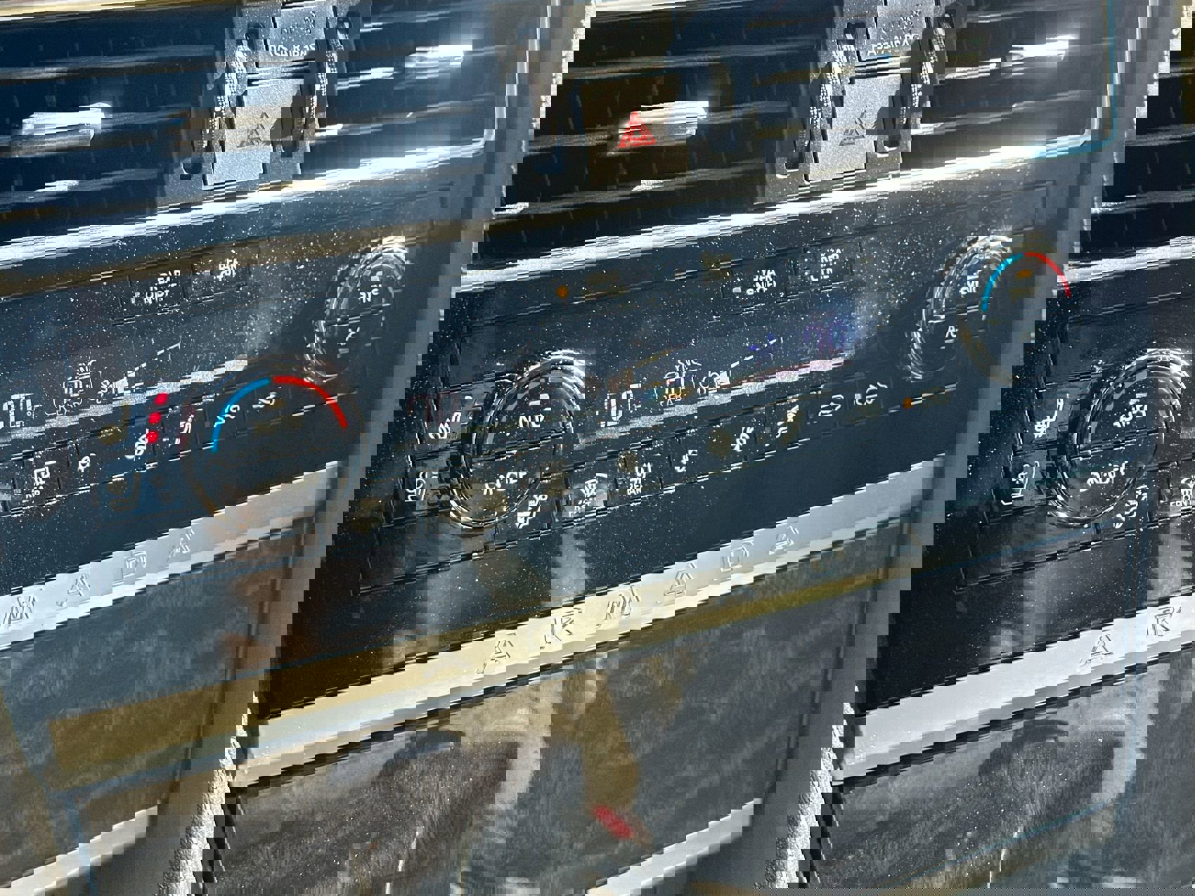 Used 2023 Nissan Armada Platinum w/ Captain's Chairs Package image 19