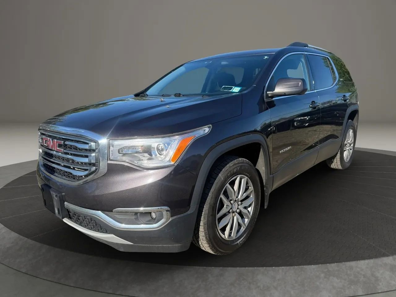 Used 2017 GMC Acadia SLE AWD/4WD image 1