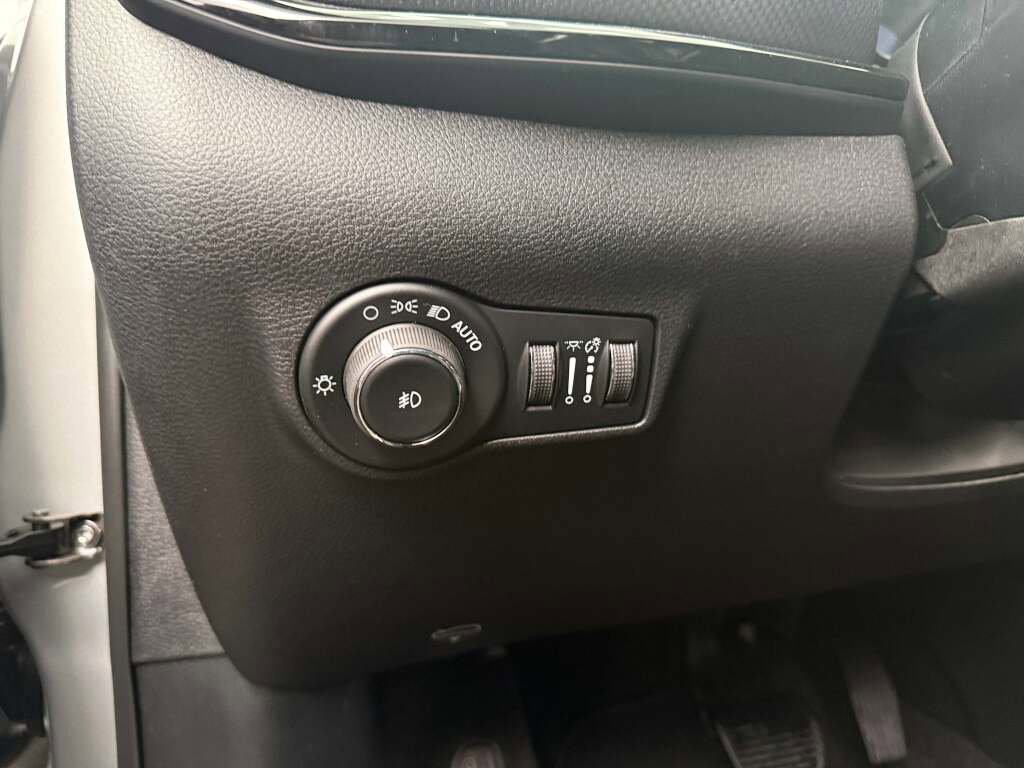 New 2026 Jeep Compass Latitude image 25